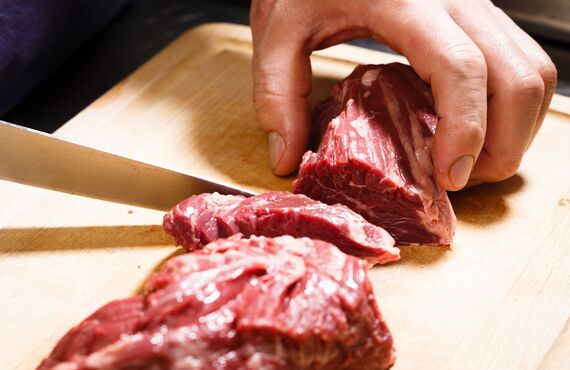 春吉にある焼肉屋は深夜にも営業しておりますのでお気軽にお越しください